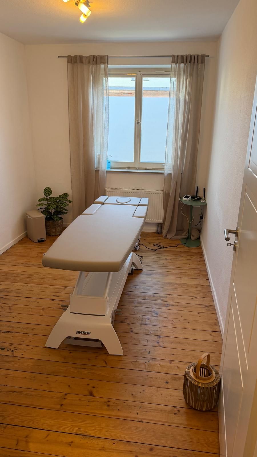 Behandlungsraum der Osteopathie Praxis Alena Scheible in Göppingen