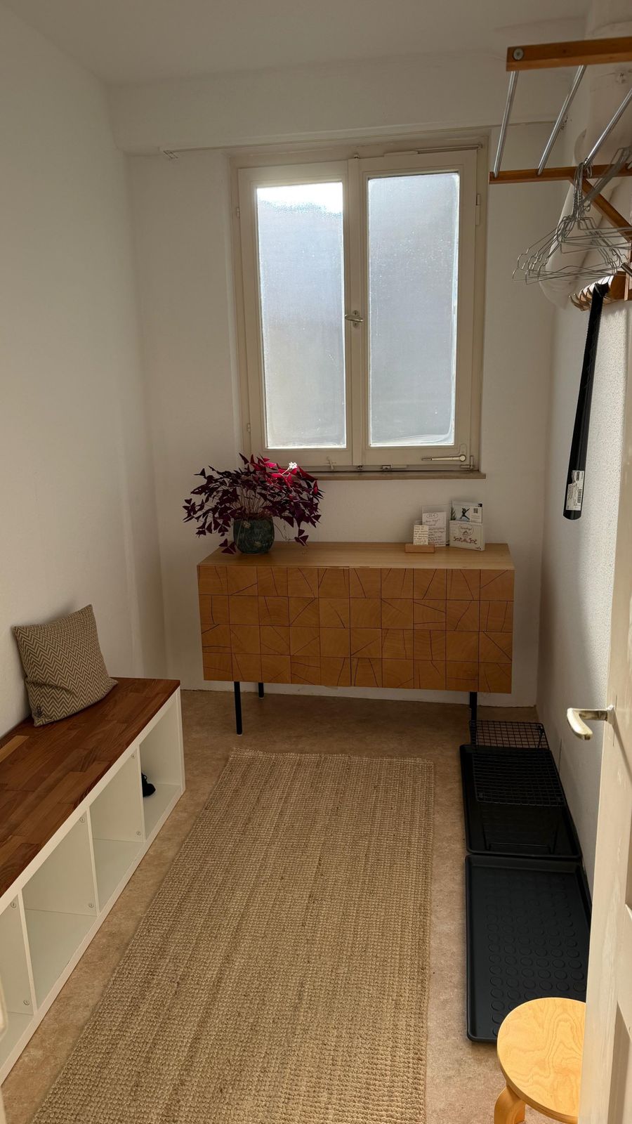 Garderobe und Wartebereich